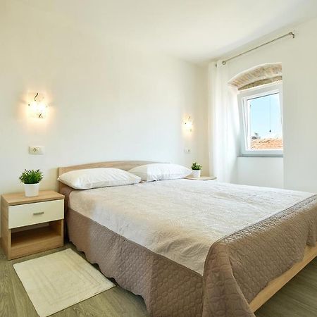 Roviv Apartments In The Old Town By Irundo Rovinj Exterior photo