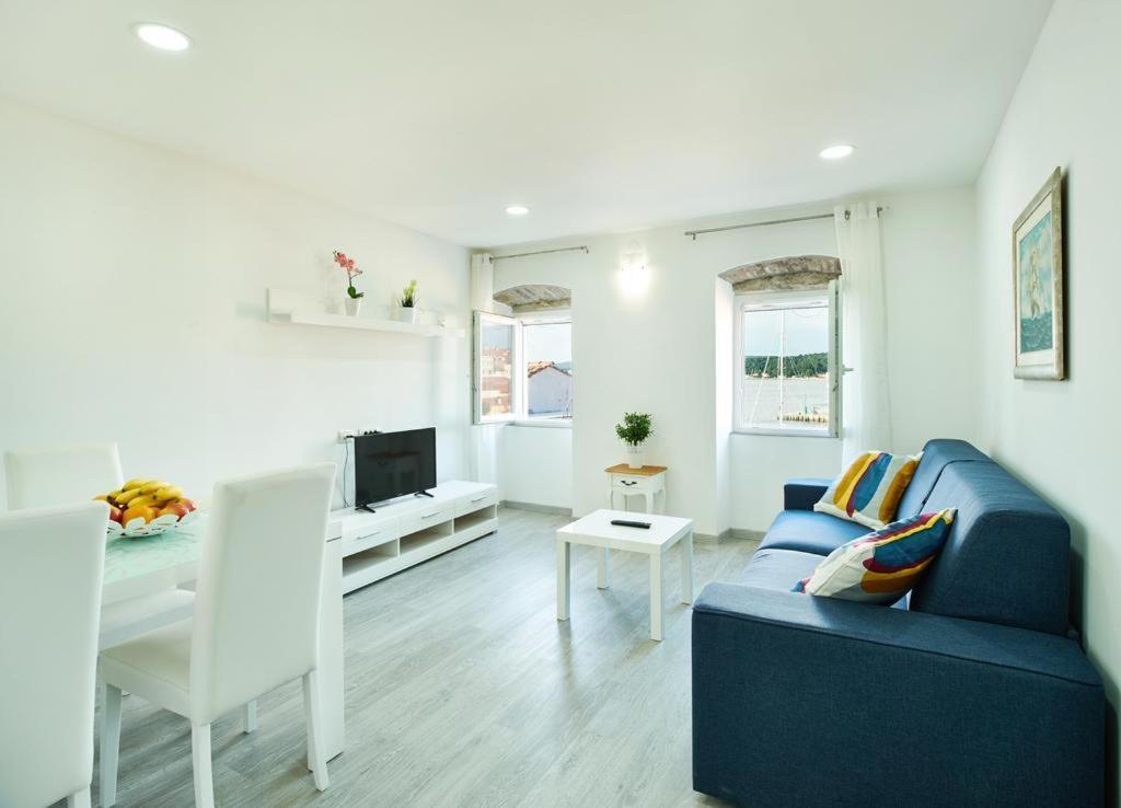 Roviv Apartments In The Old Town By Irundo Rovinj Exterior photo